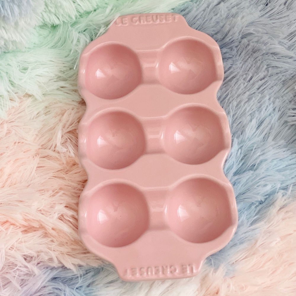 Le Creuset Chiffon Pink Half Dozen Egg Tray